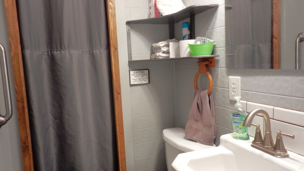 Photo of Bathroom in Gamaliel