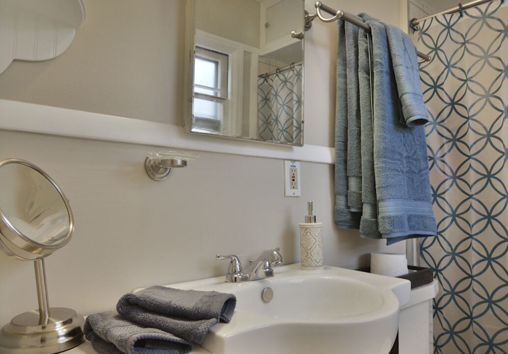 Photo of Bathroom in Depot Bench