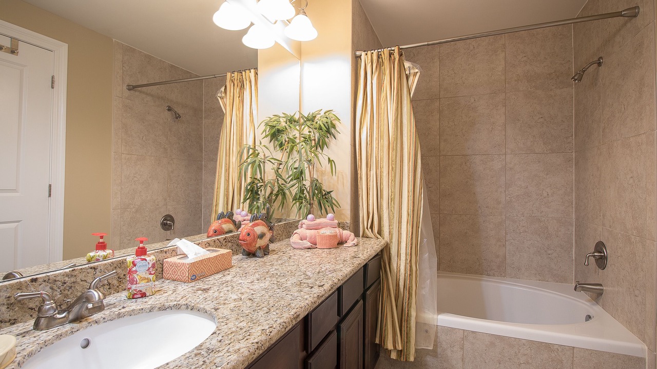 Photo of Bathroom in Henderson Point