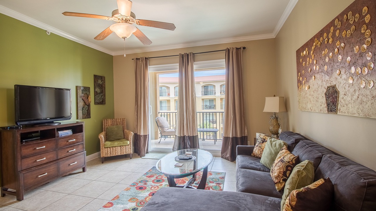 Photo of Livingroom in Henderson Point