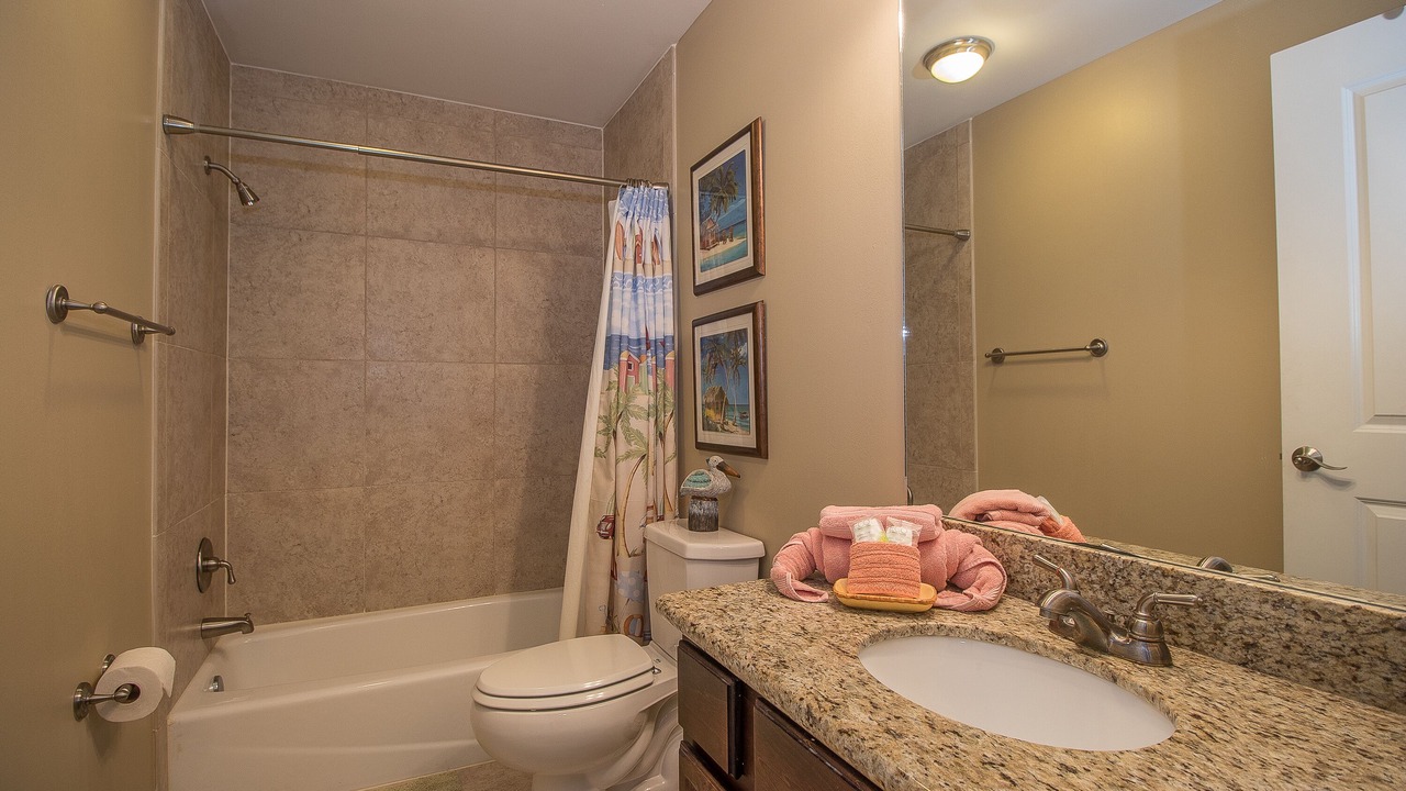 Photo of Bathroom in Henderson Point