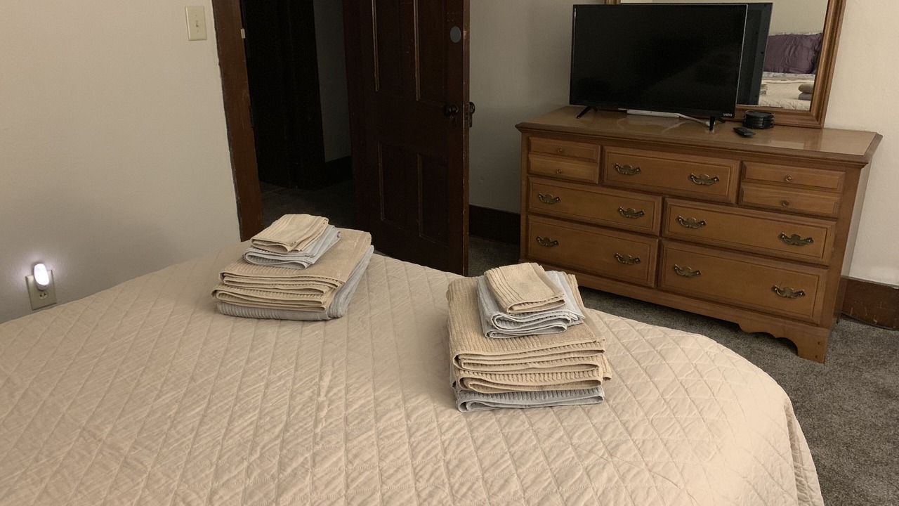 Photo of Bedroom in Wadsworth