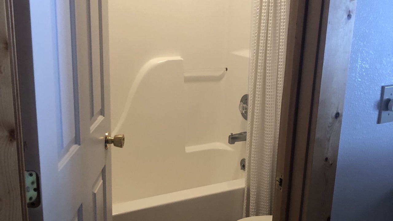 Photo of Bathroom in Emigrant
