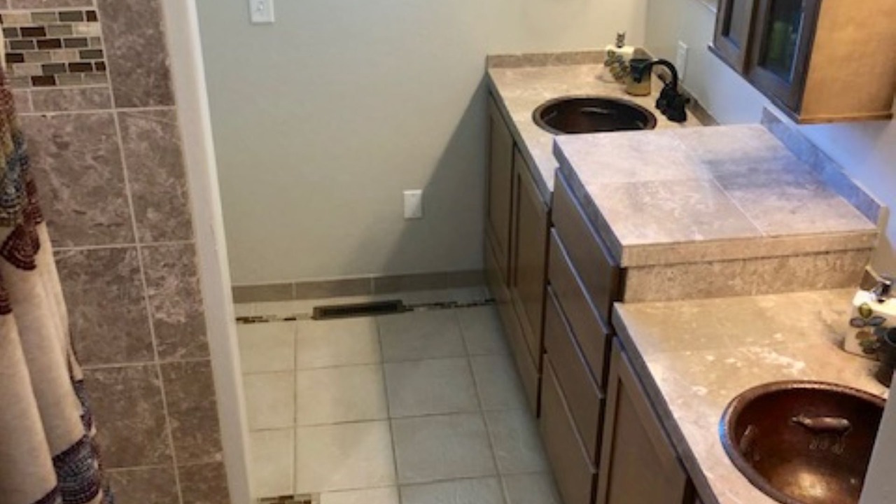 Photo of Bathroom in Silver Star