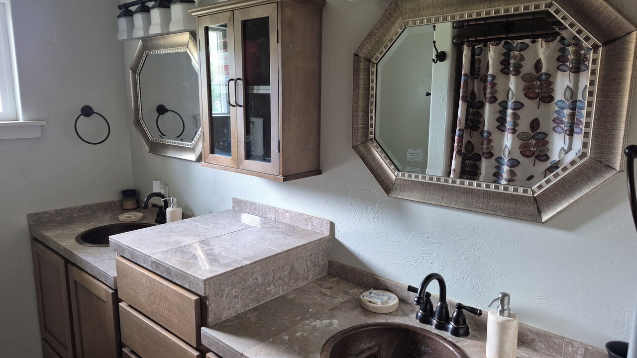 Photo of Bathroom in Silver Star