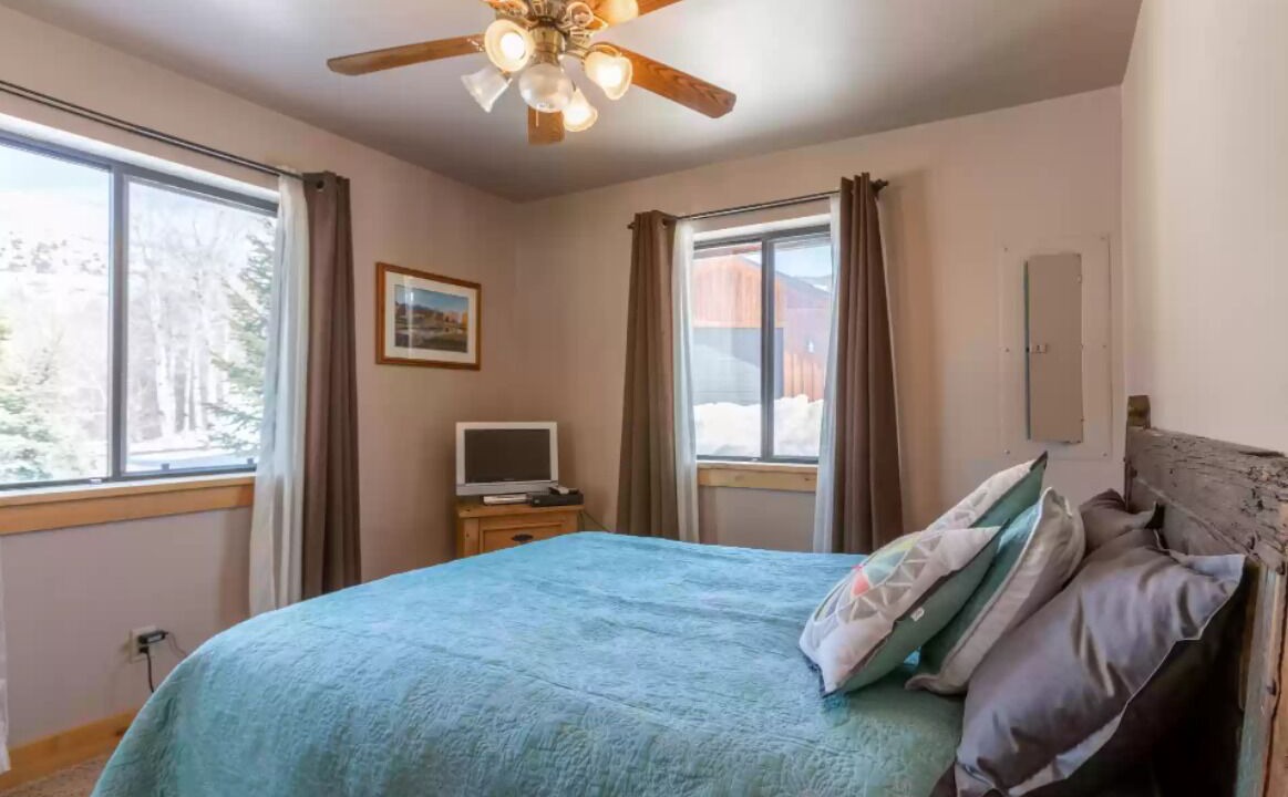 Photo of Bedroom in Thayne