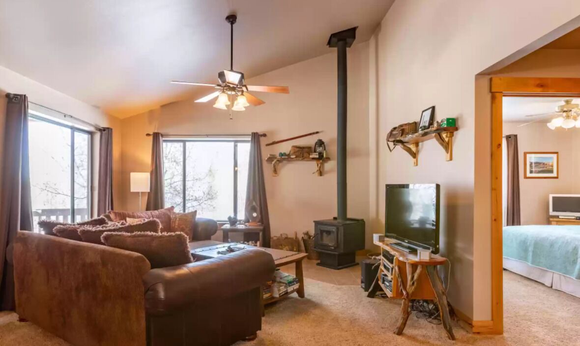 Photo of Livingroom in Thayne