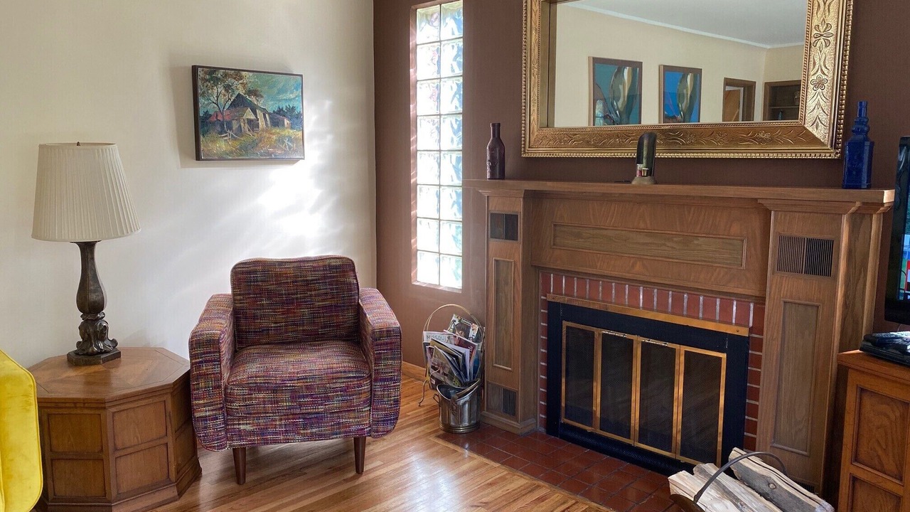 Photo of Livingroom in Hamilton