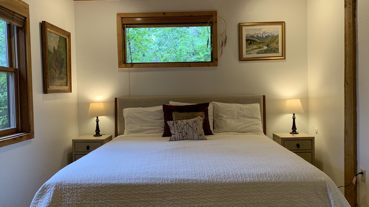 Photo of Bedroom in Indian Paintbrush