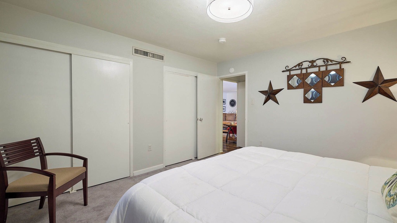 Photo of Bedroom in Mid America