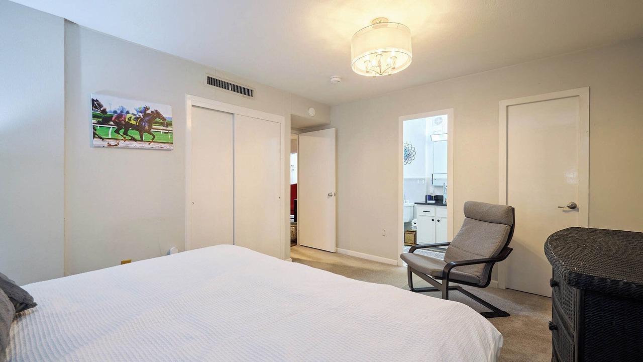 Photo of Bedroom in Mid America