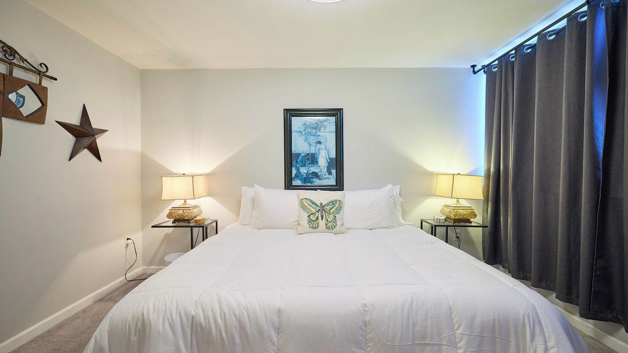Photo of Bedroom in Mid America