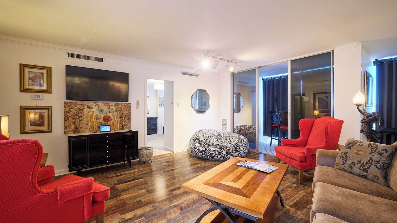 Photo of Livingroom in Mid America