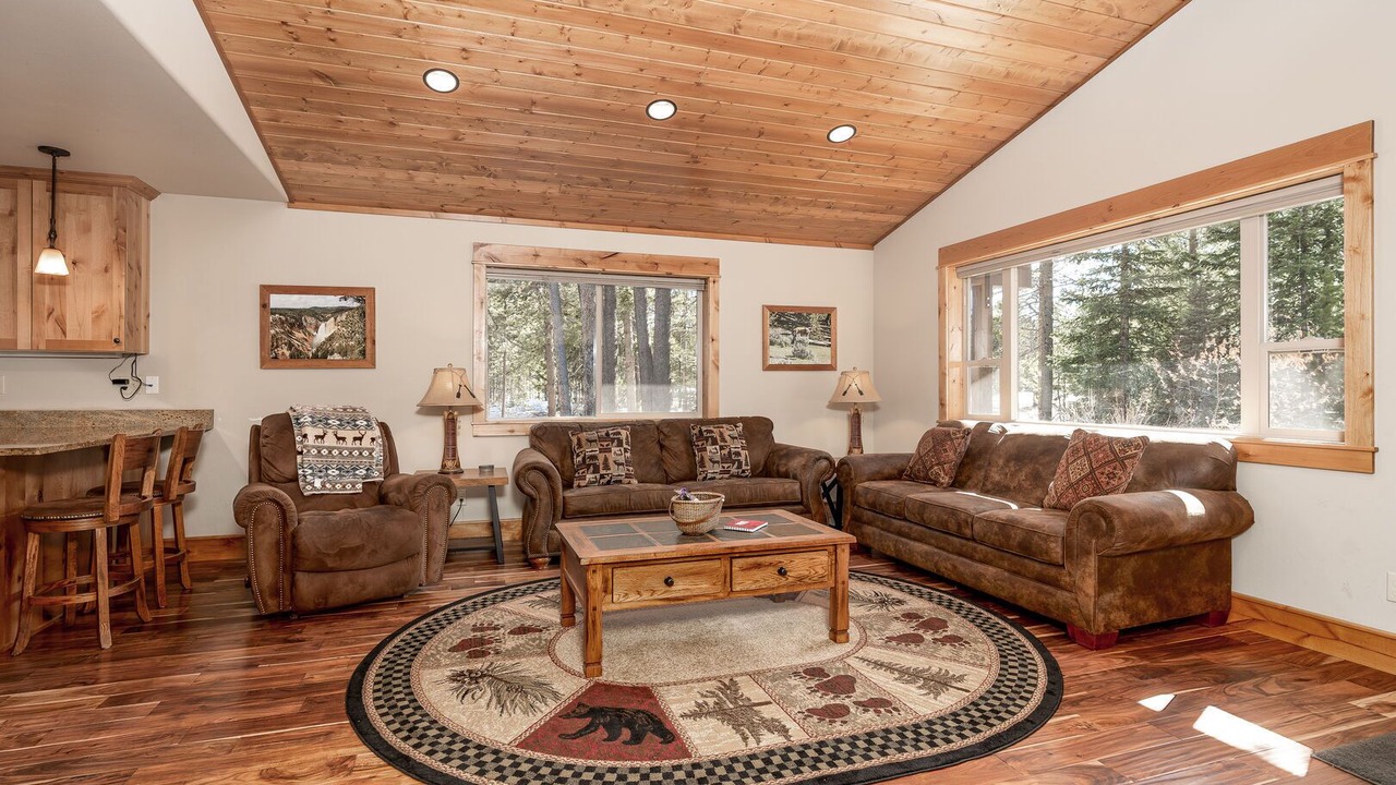 Photo of Bedroom in West Yellowstone