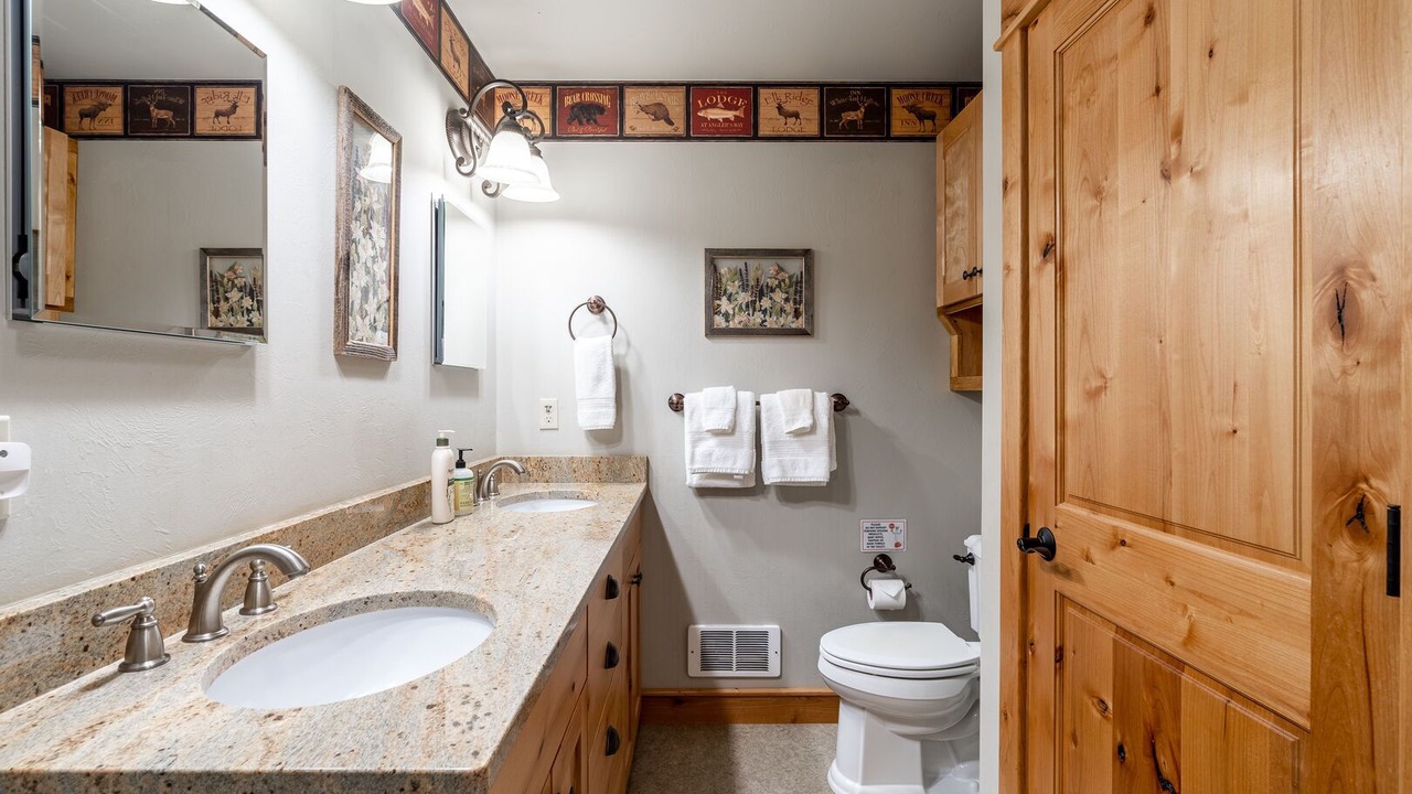Photo of Bathroom in West Yellowstone
