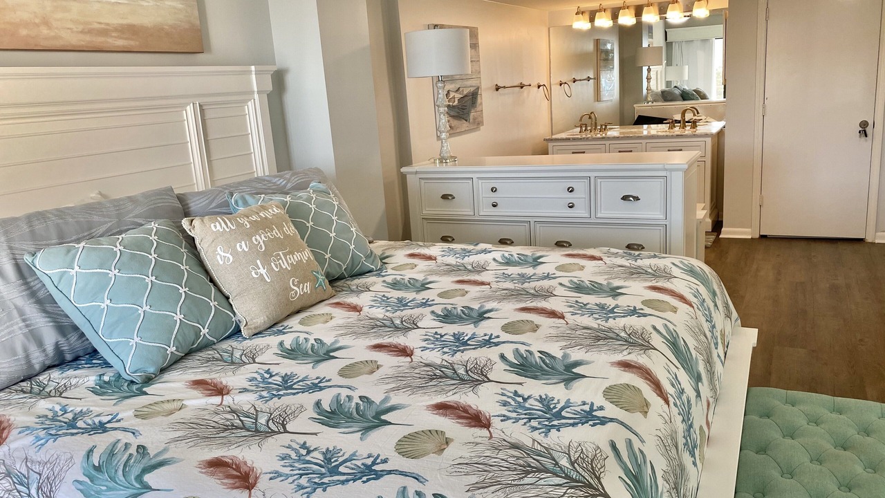 Photo of Bedroom in Palmetto Dunes