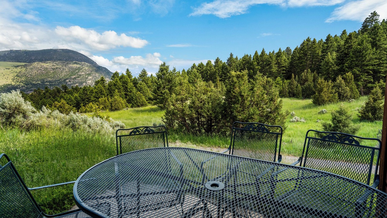 Photo of Outdoor in Emigrant