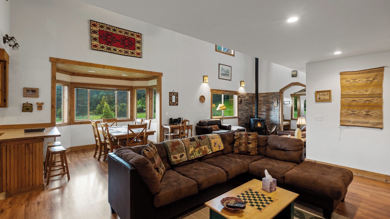 Photo of Livingroom in Emigrant