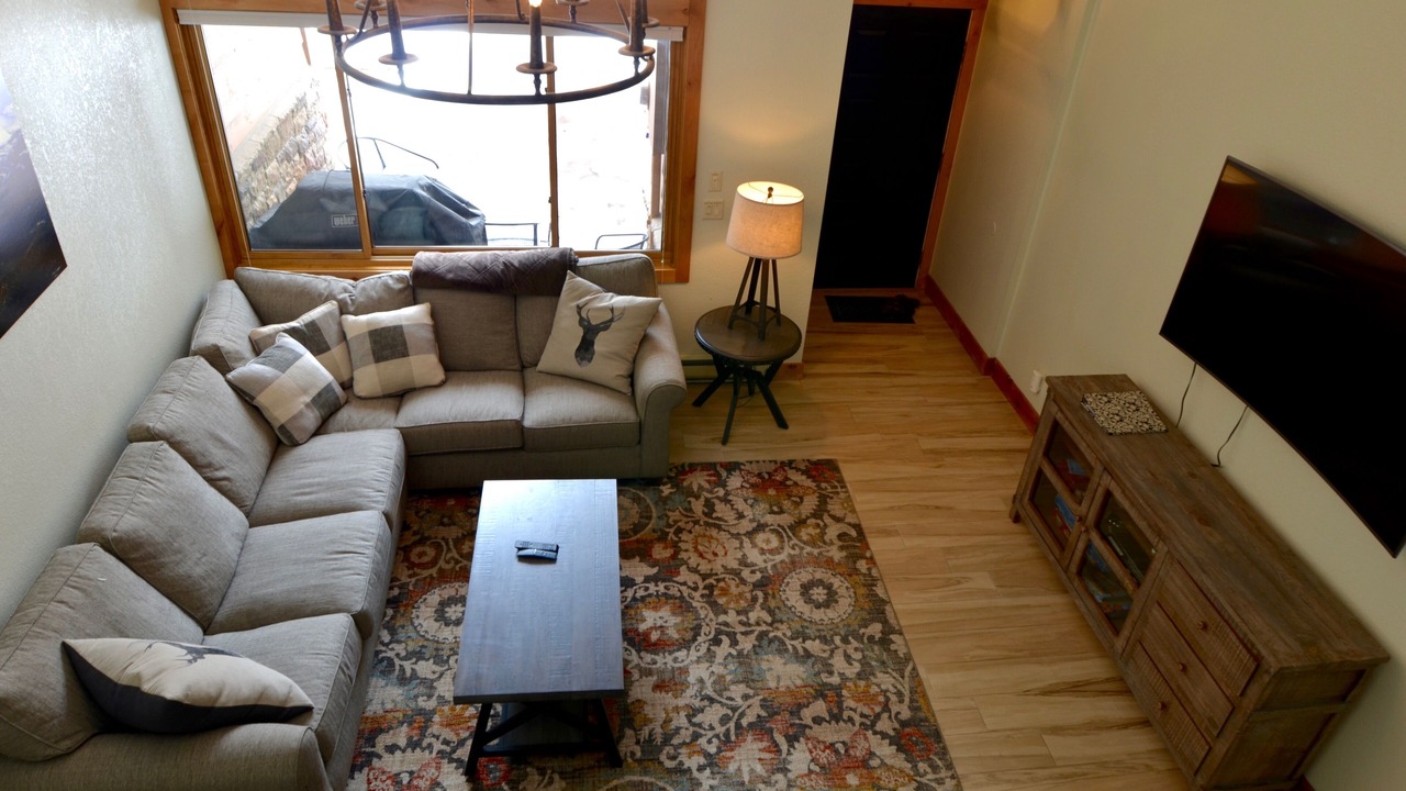 Photo of Bedroom in Peak 9