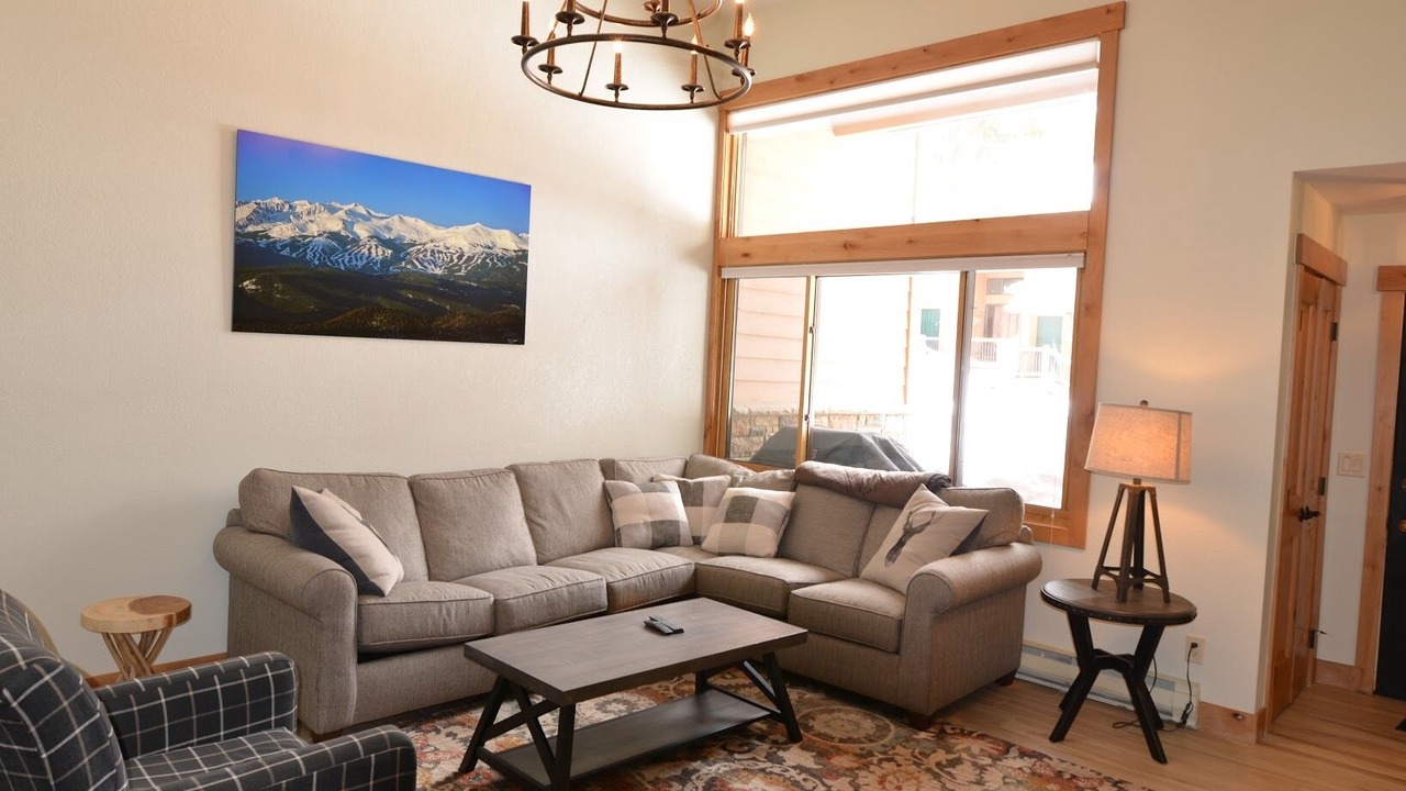 Photo of Bedroom in Peak 9