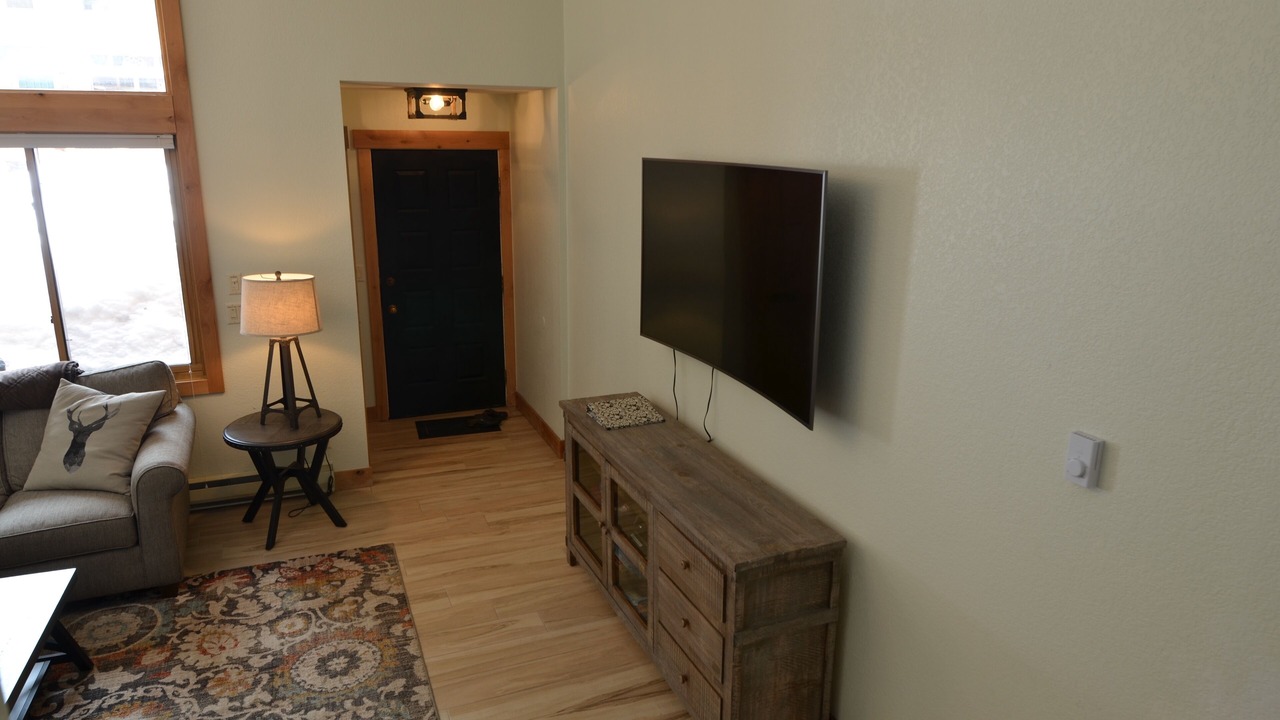 Photo of Bedroom in Peak 9