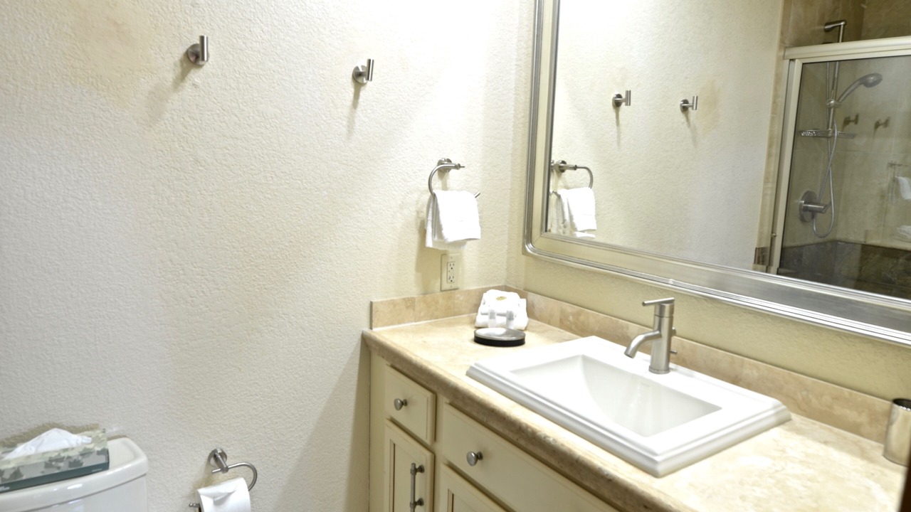 Photo of Bathroom in Peak 9