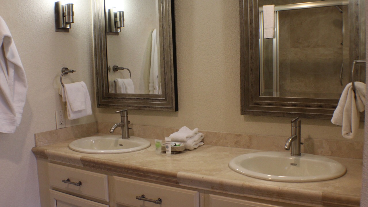 Photo of Bathroom in Peak 9