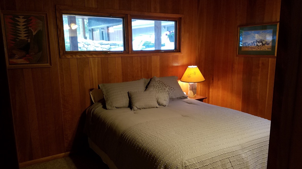 Photo of Bedroom in Lakeside