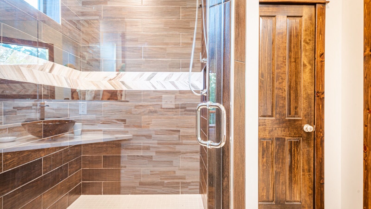 Photo of Bathroom in Broken Bow