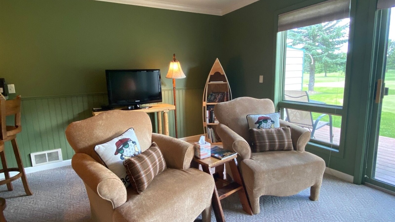 Photo of Livingroom in West Glacier