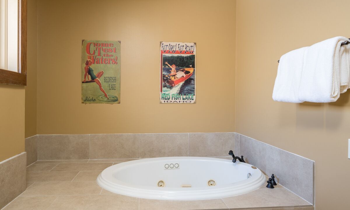 Photo of Bathroom in Elkhorn Village