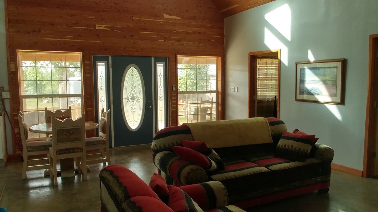 Photo of Livingroom in Cedar Creek