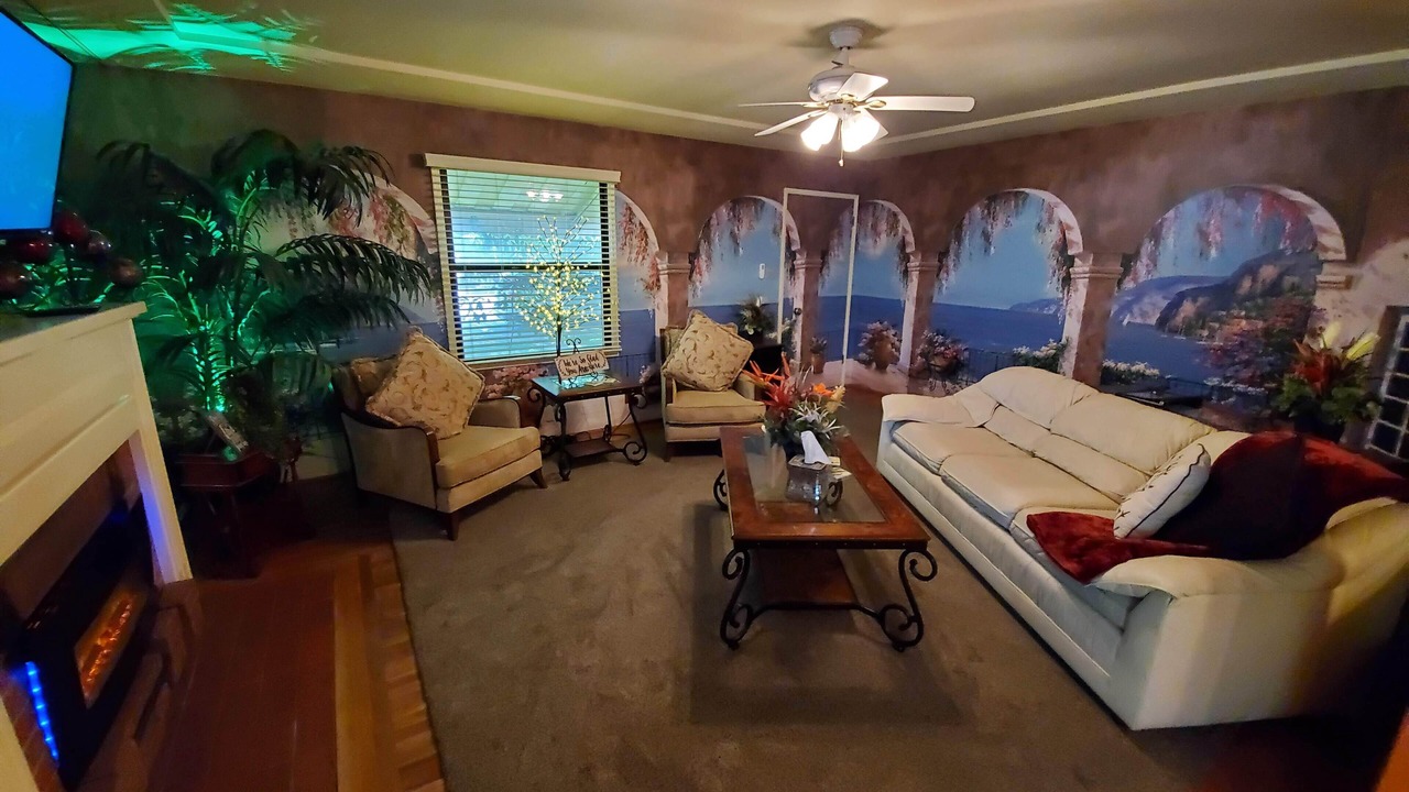 Photo of Livingroom in Riviera - Westchester
