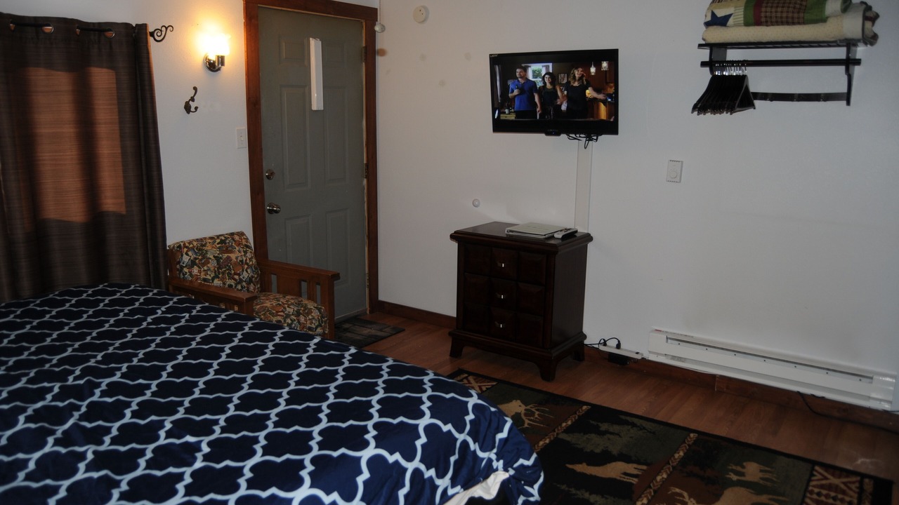 Photo of Bedroom in West Yellowstone