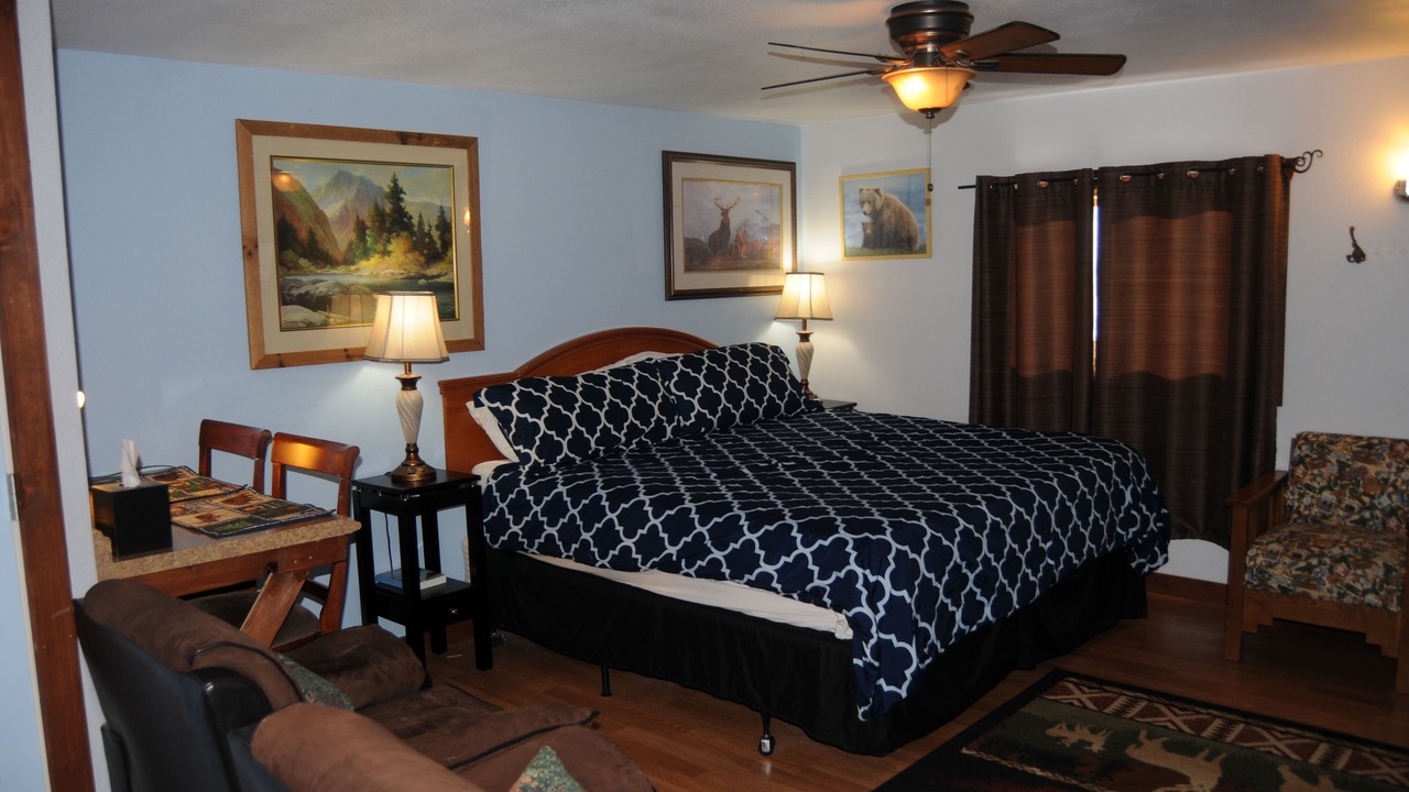 Photo of Bedroom in West Yellowstone