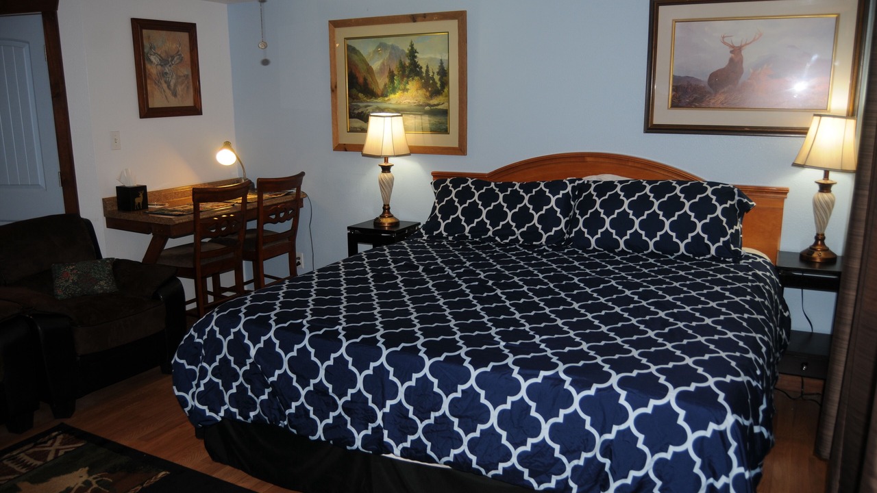 Photo of Bedroom in West Yellowstone