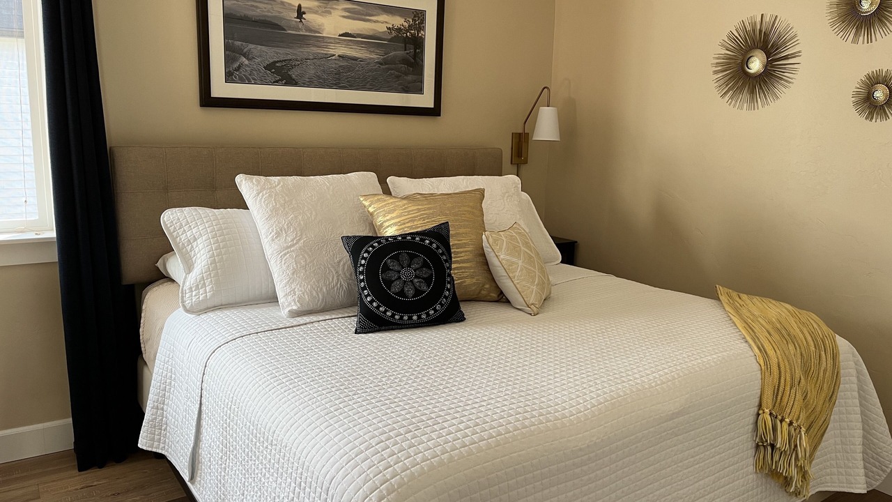 Photo of Bedroom in Garden District