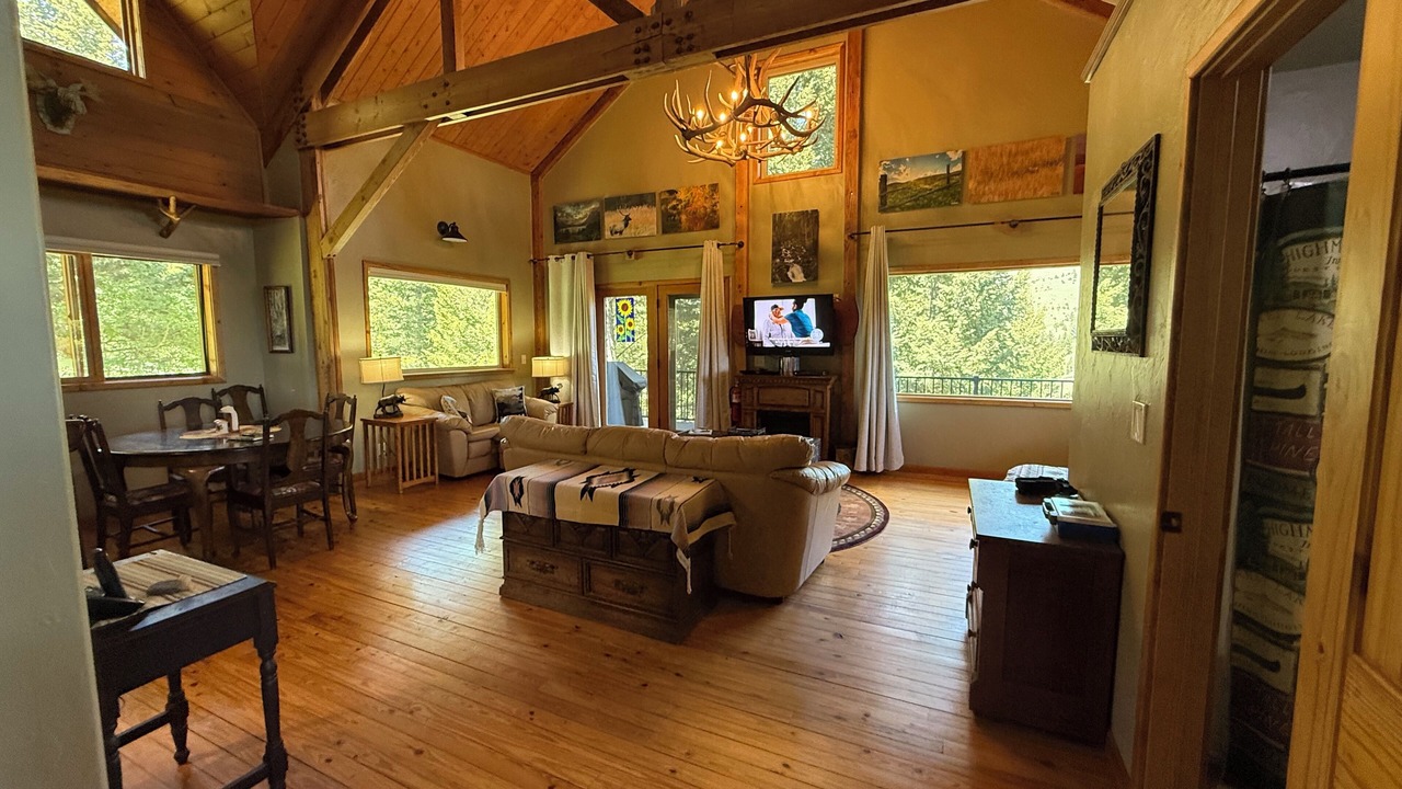 Photo of Livingroom in Emigrant