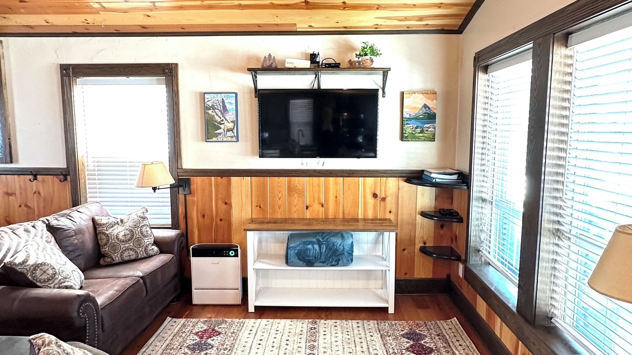 Photo of Livingroom in East Glacier Park Village