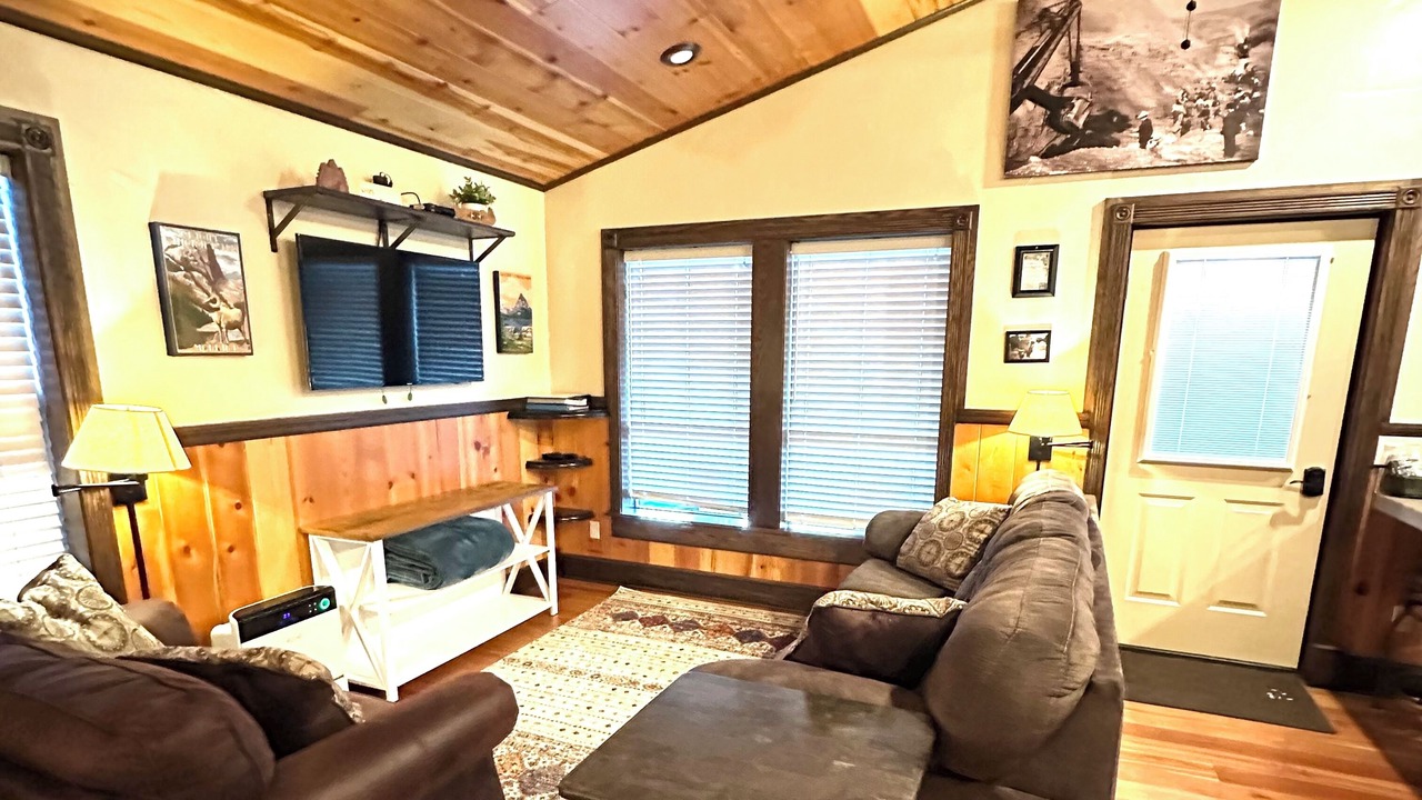 Photo of Livingroom in East Glacier Park Village