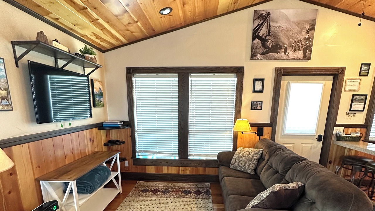 Photo of Livingroom in East Glacier Park Village