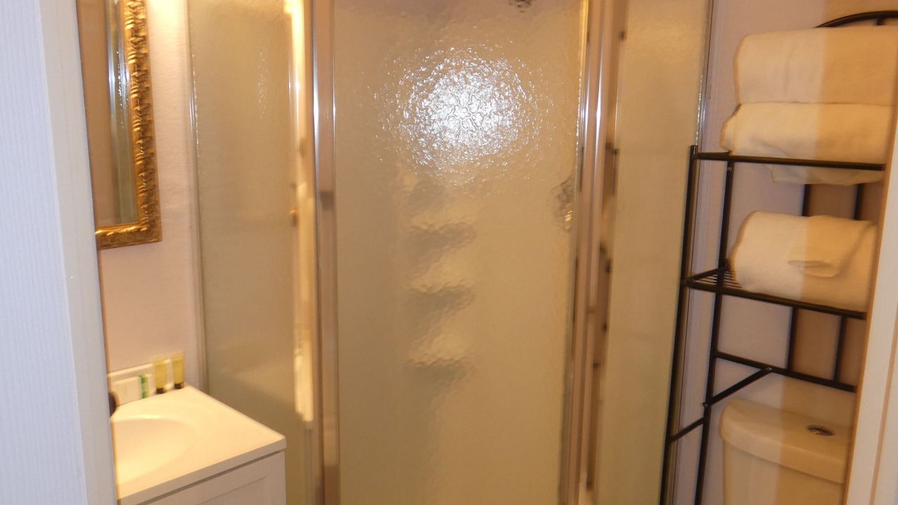 Photo of Bathroom in West Yellowstone