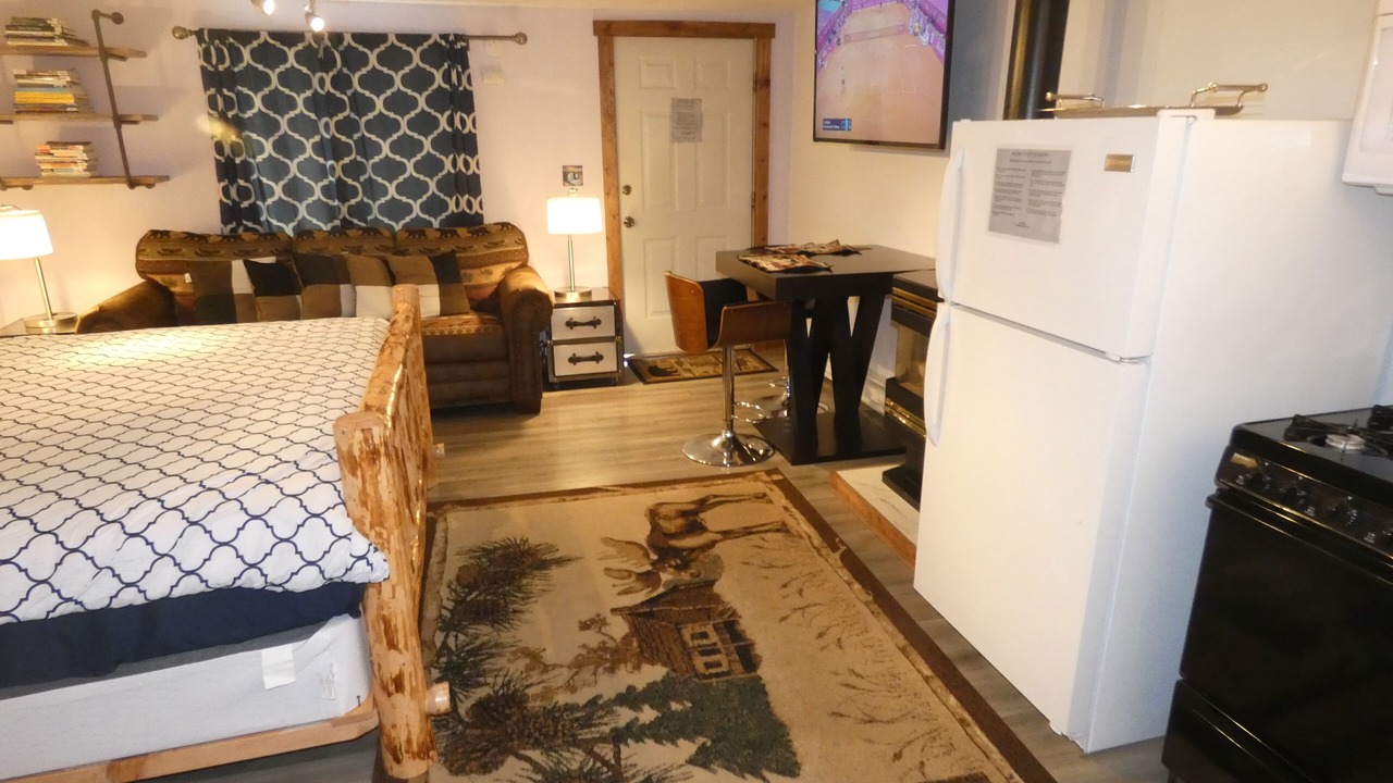 Photo of Bedroom in West Yellowstone