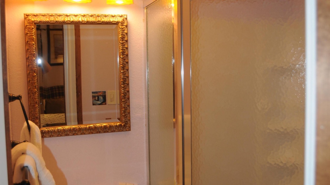 Photo of Bathroom in West Yellowstone