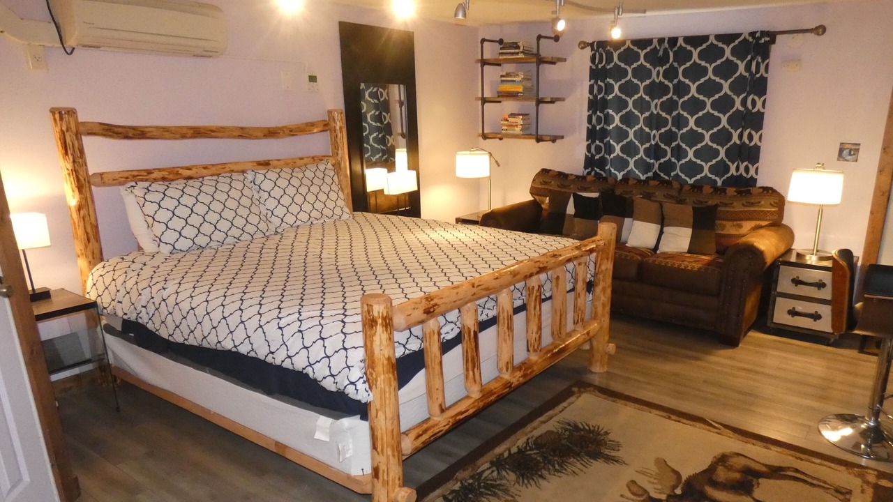 Photo of Bedroom in West Yellowstone