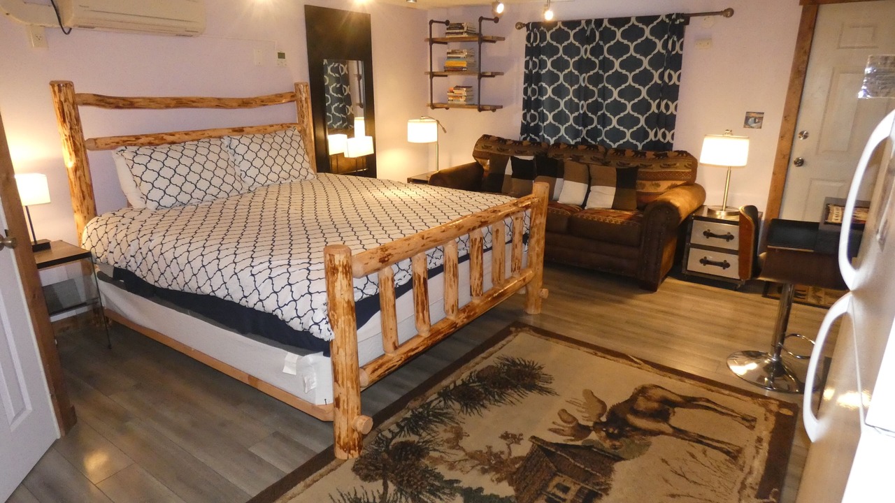 Photo of Bedroom in West Yellowstone