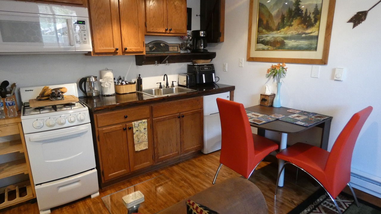 Photo of Kitchen in West Yellowstone