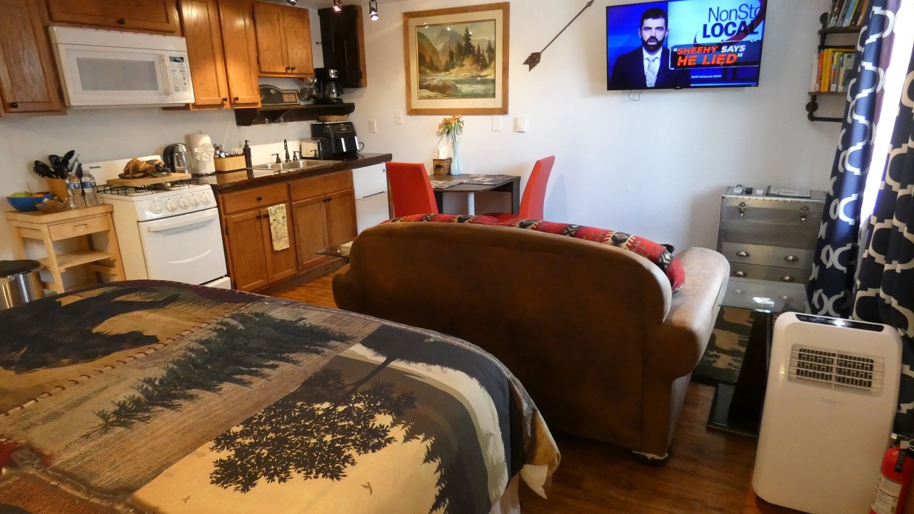 Photo of Bedroom in West Yellowstone