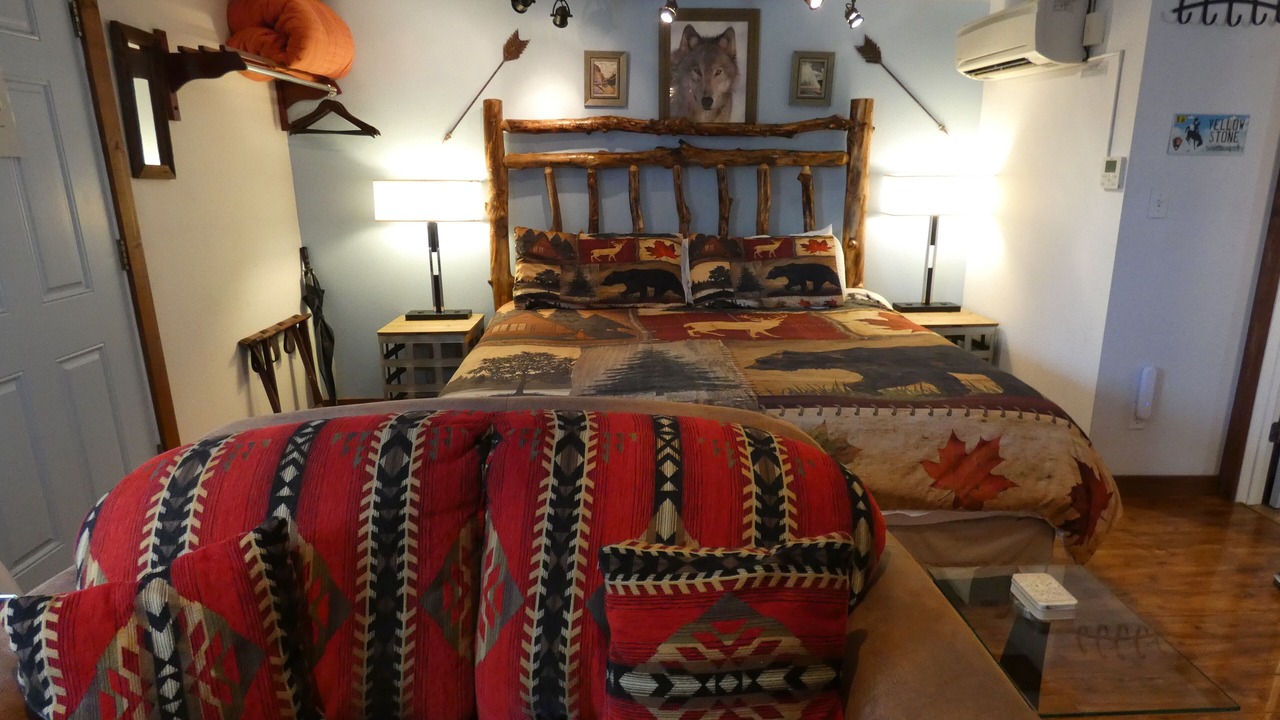 Photo of Bedroom in West Yellowstone
