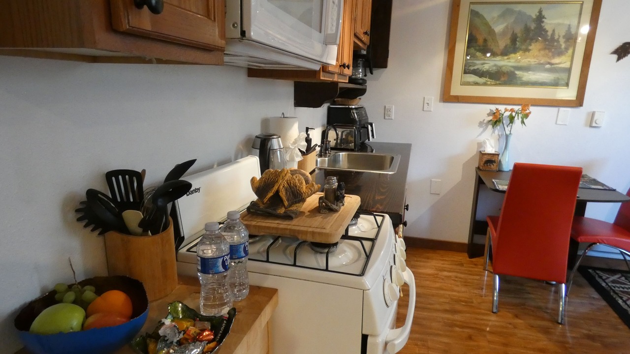Photo of Kitchen in West Yellowstone